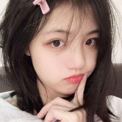 白色大厦海报